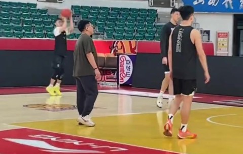 DB视讯百家乐大比分落后！广东男篮备战对阵山西G2 杜润旺苦练投篮