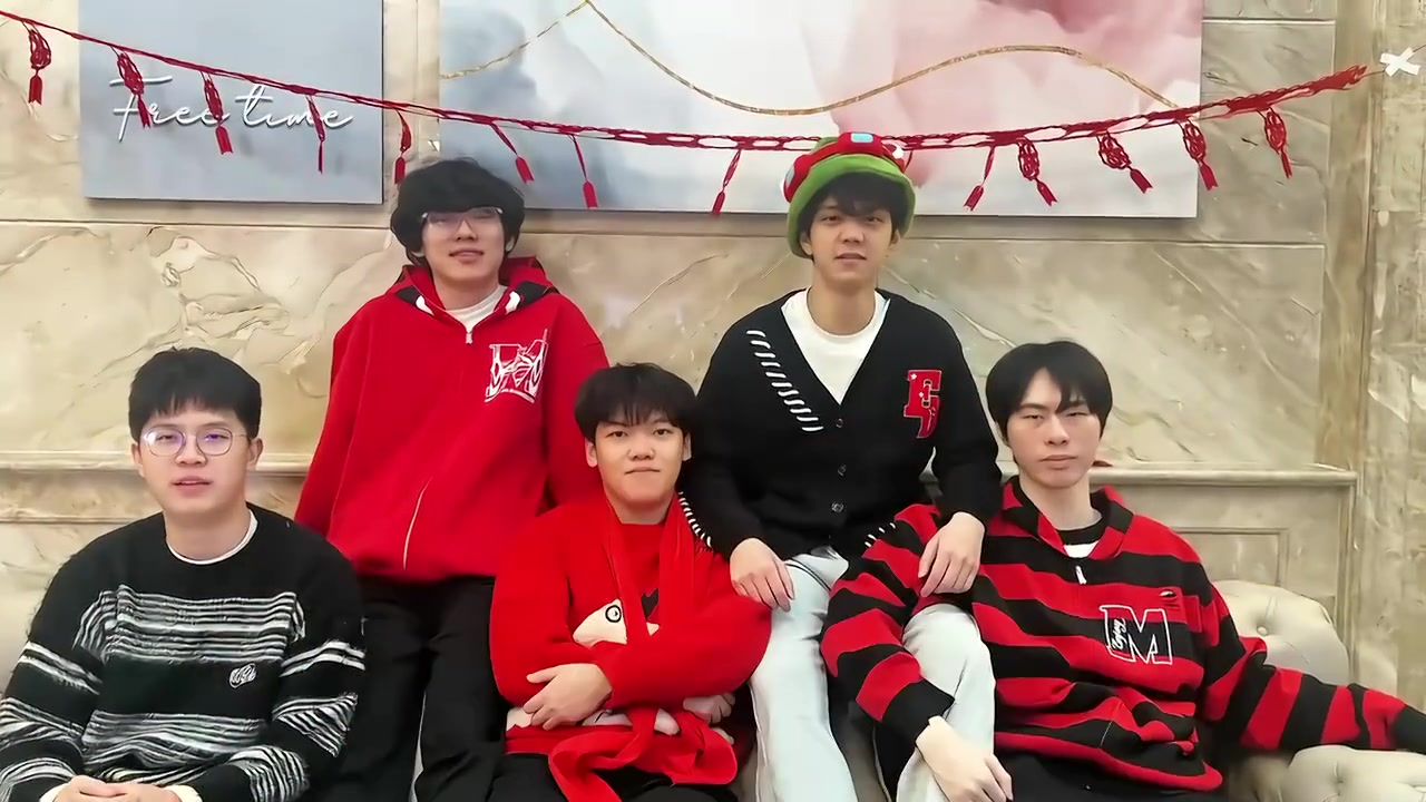 DB视讯百家乐EDG整活视频：大年初七开门大吉，上班啦，上班啦！